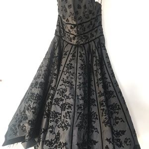 Betsey Johnson Dresses - Betsy Johnson Black Strapless Evening Collection Betsey Johnson Dresses - Betsy Johnson Black Strapless Evening Collection